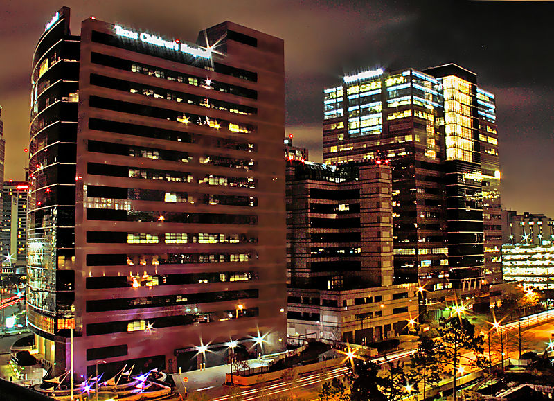 Blog post image: 800px-Texas_Childrens_Hospital_Houston_at_Night.jpg